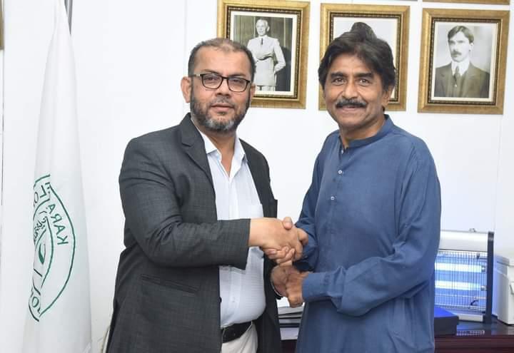 Director General Karachi Development Authority Syed Shujaat Hussain is meeting former captain of Pakistan cricket team and world renowned player Javed