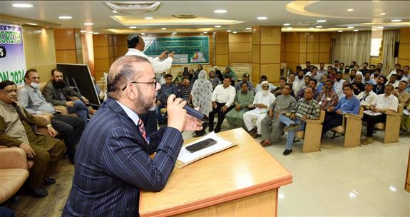 کے ڈی اے ڈپارٹمنٹل ایگزامینیشن فنانس اینڈ اکاؤنٹس کی تقریب۔ "مہمان خصوصی ڈائریکٹر جنرل ادارہ ترقیات کراچی سید شجاعت حسین"